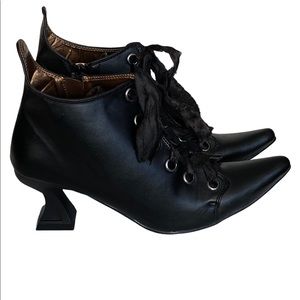 Ellie shoes bkackwitches booties Sz 7 lace up side zip